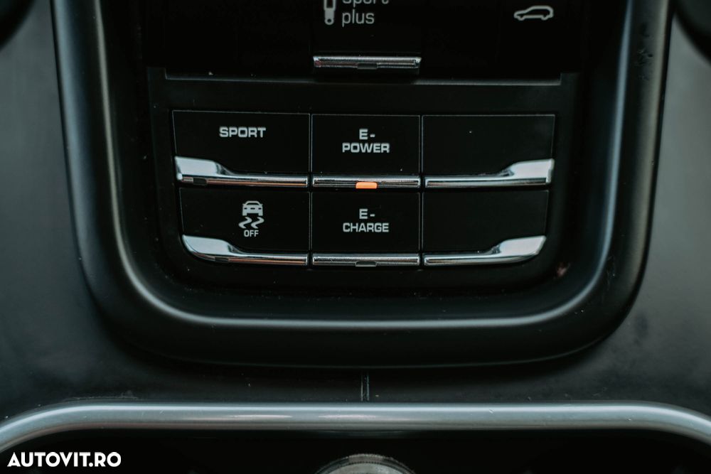 Porsche Cayenne - 10