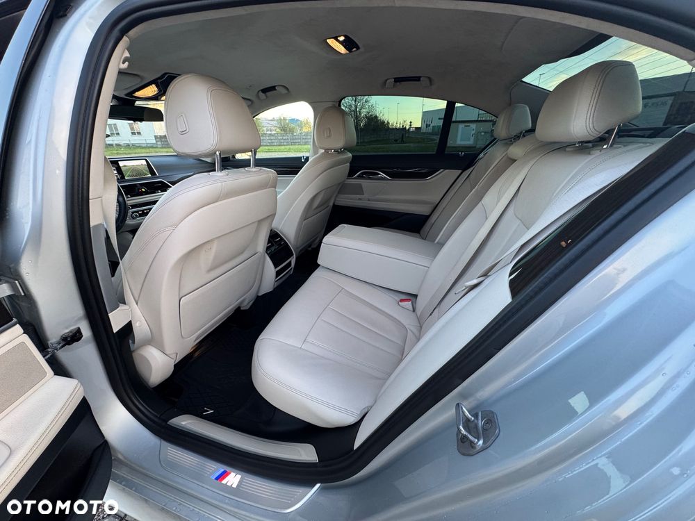 BMW Seria 7 730d xDrive - 27