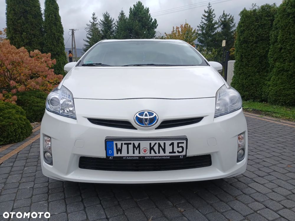 Toyota Prius (Hybrid) Executive - 9