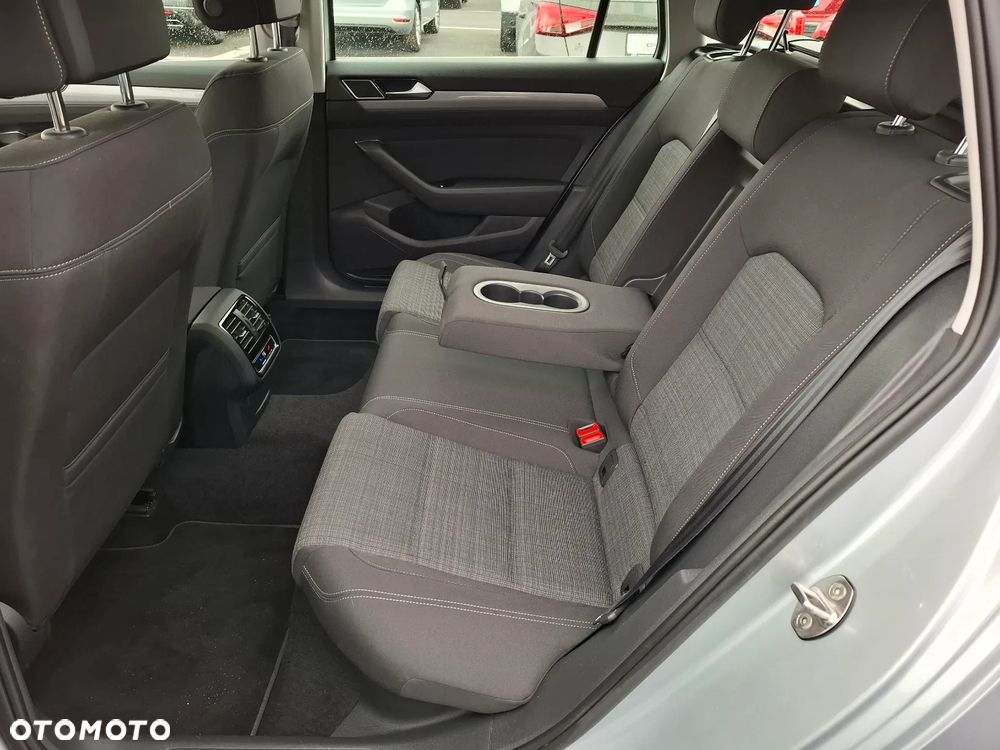 Volkswagen Passat Variant 2.0 TDI SCR DSG Business - 11