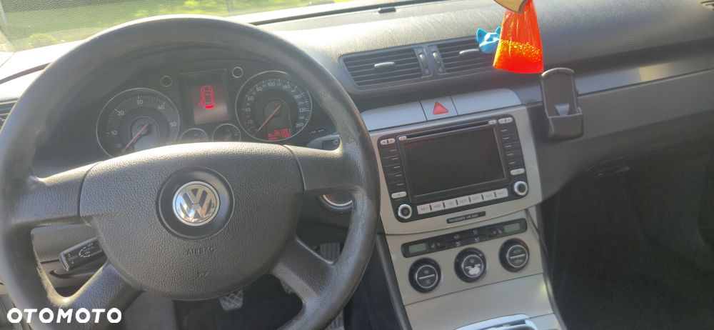 Volkswagen Passat - 5