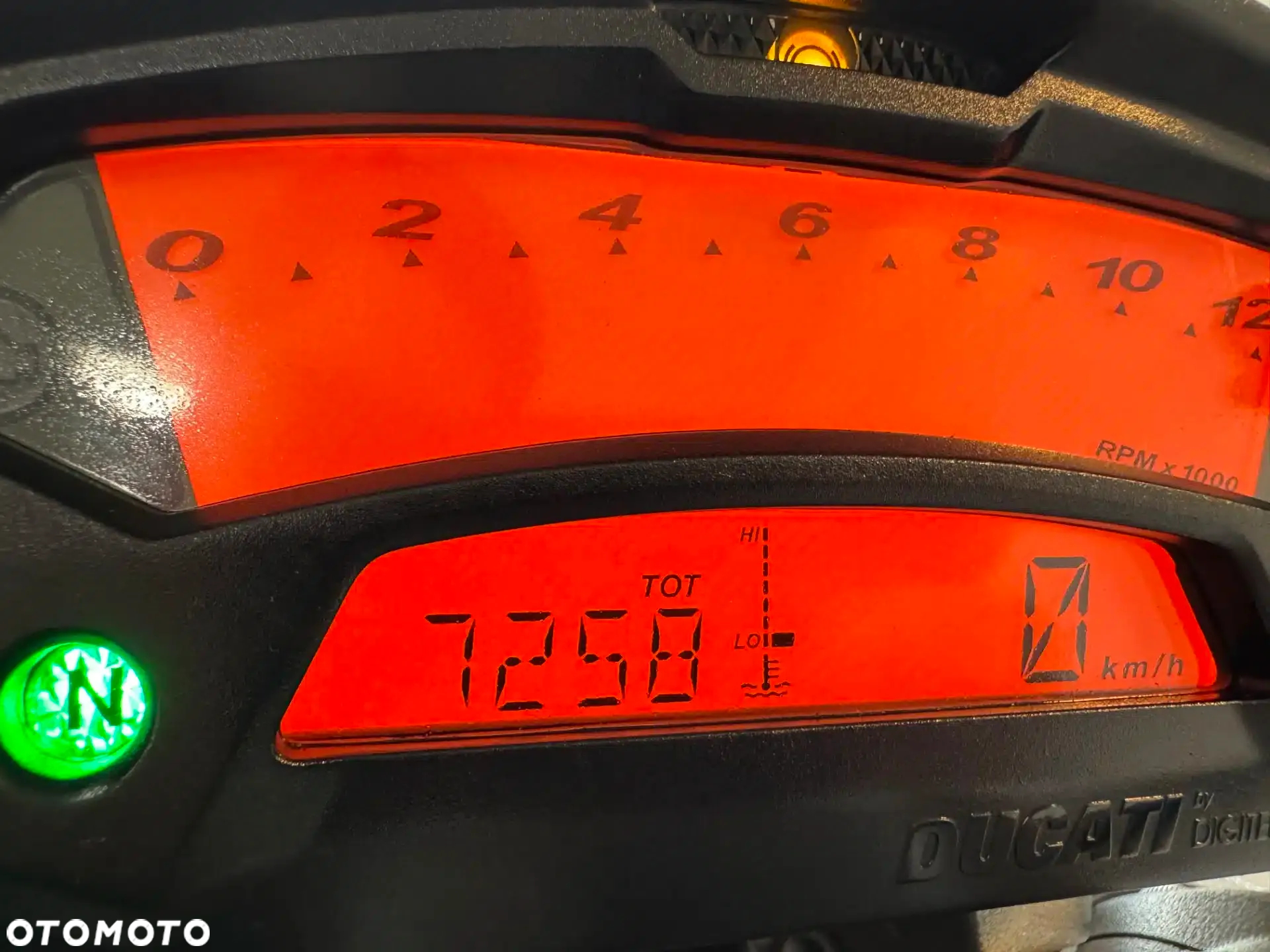 Ducati Monster - 32