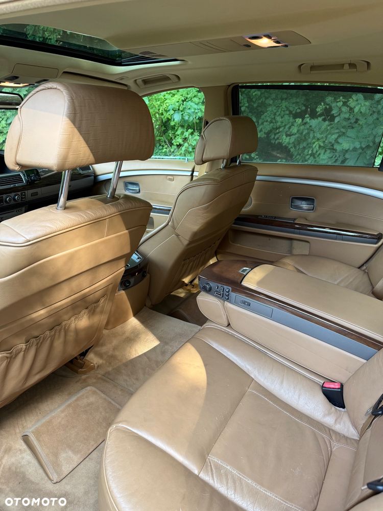 BMW Seria 7 740i L - 22