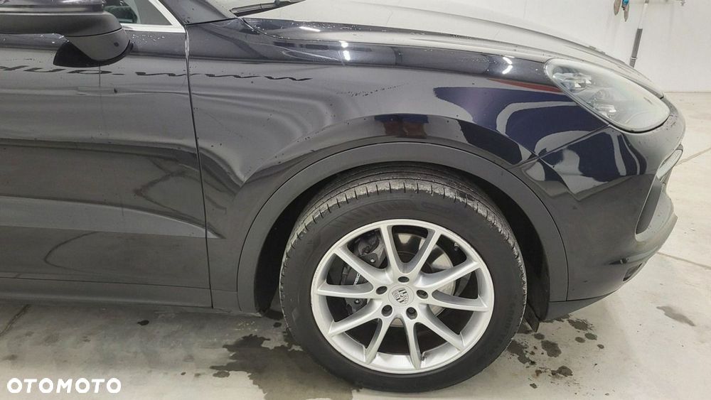 Porsche Cayenne - 4