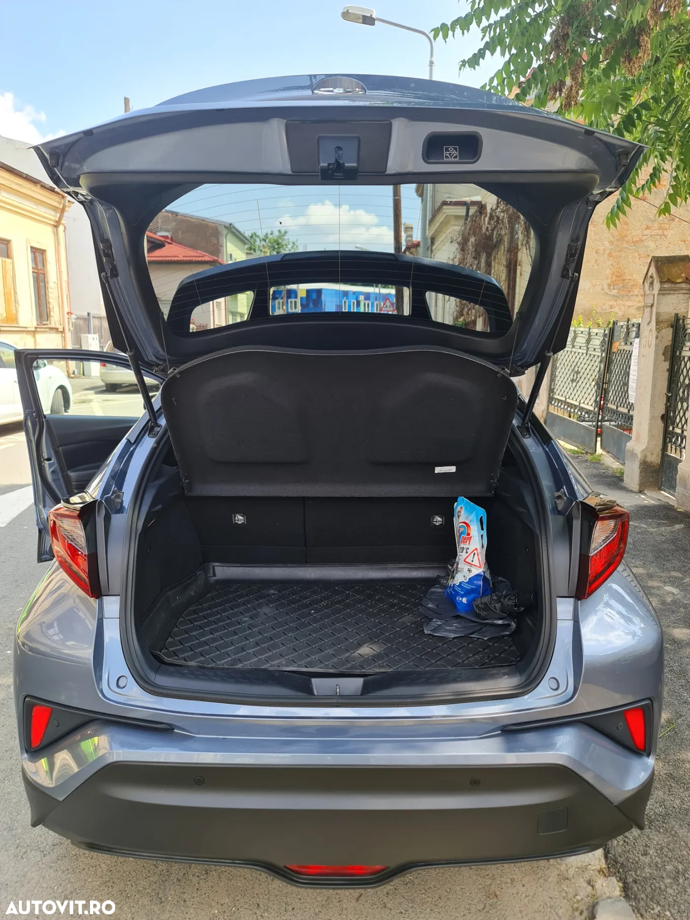Toyota C-HR 1.8 HSD 4x2 CVT C-ult - 9
