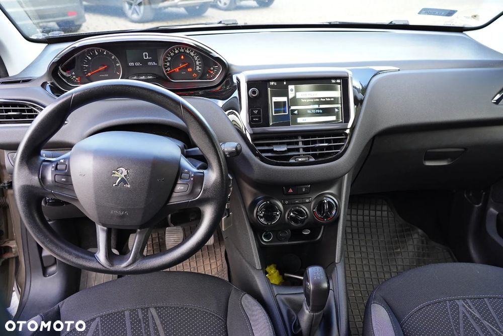 Peugeot 208 - 4