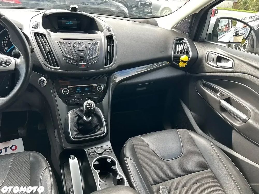 Ford Kuga 2.0 TDCi 2x4 Titanium - 22