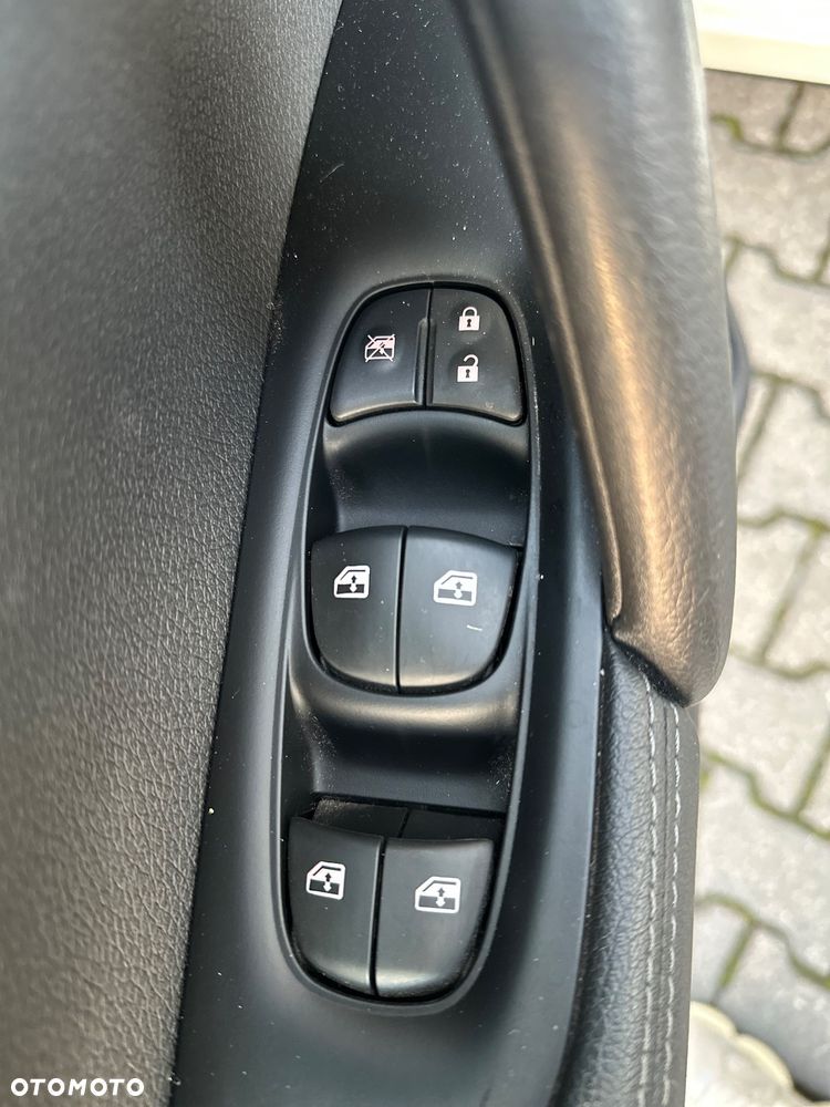 Nissan Qashqai 1.5 dCi N-TEC - 10