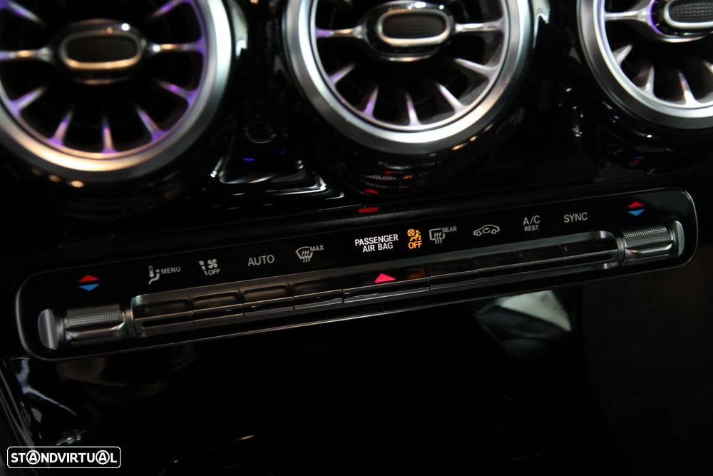 Mercedes-Benz A 180 d AMG Line Aut. — fotografia 11