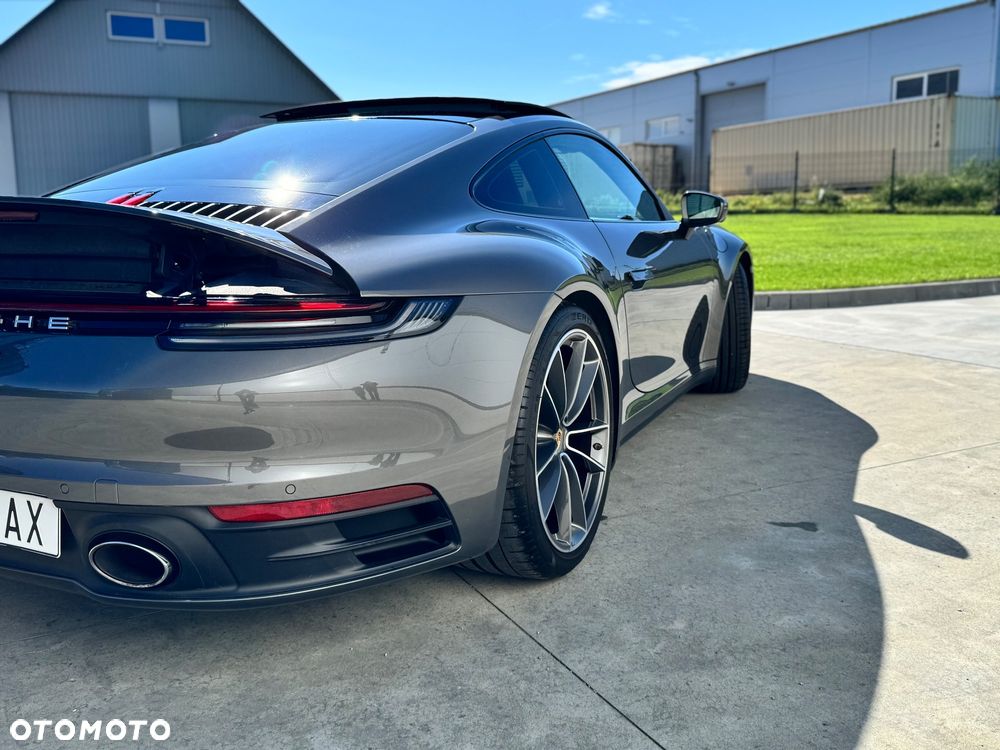 Porsche 911 Carrera 4S - 8