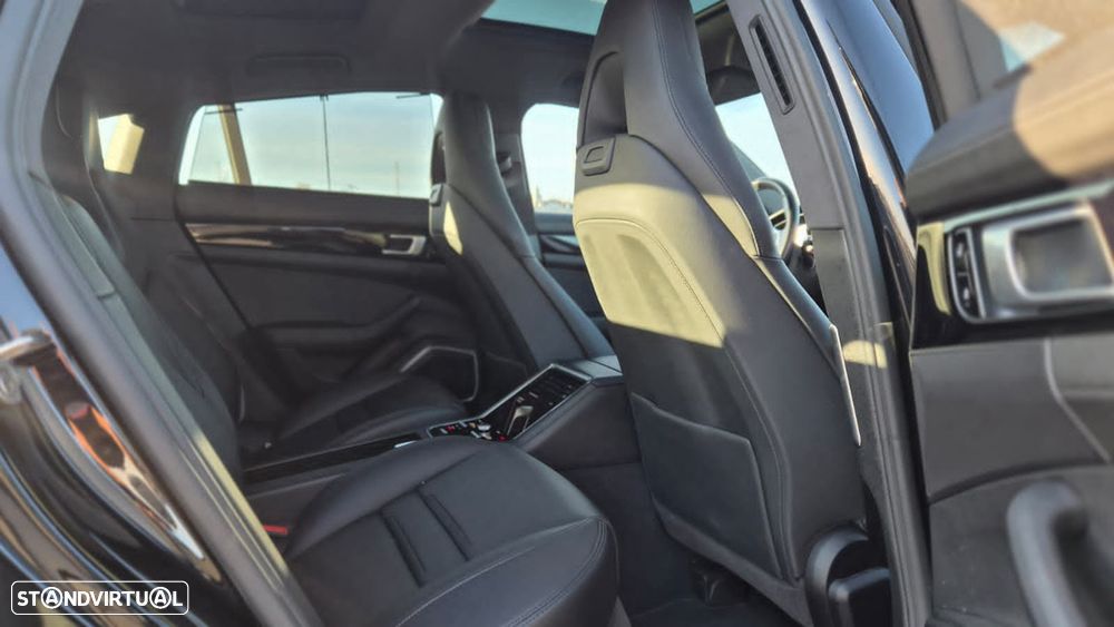 Porsche Panamera 4 E-Hybrid - 7