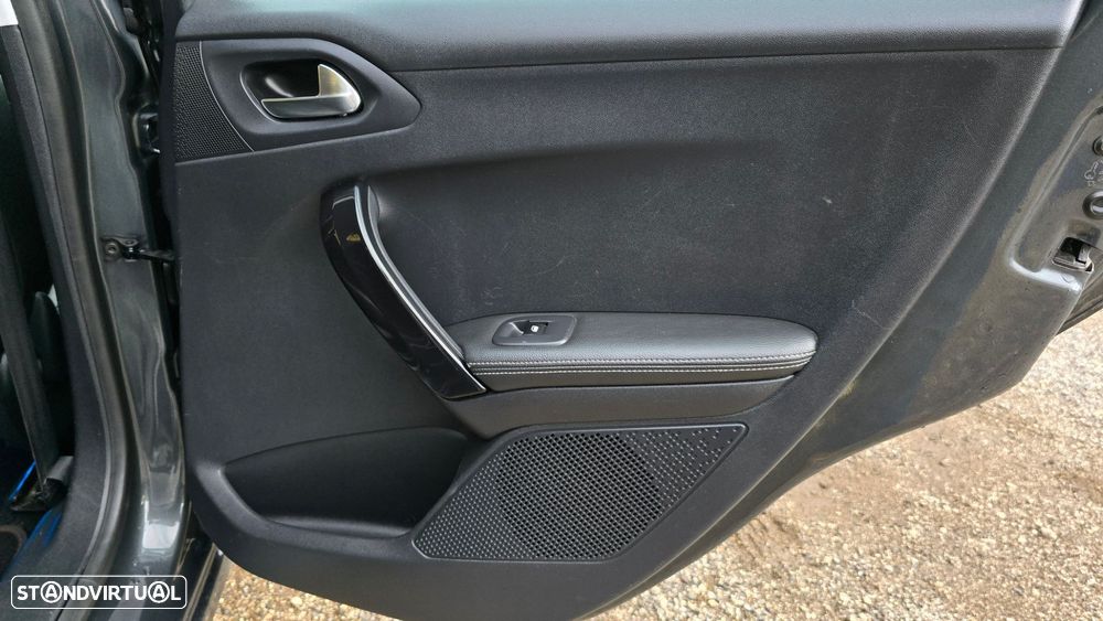 Peugeot 208 1.6 BlueHDi Allure - 45