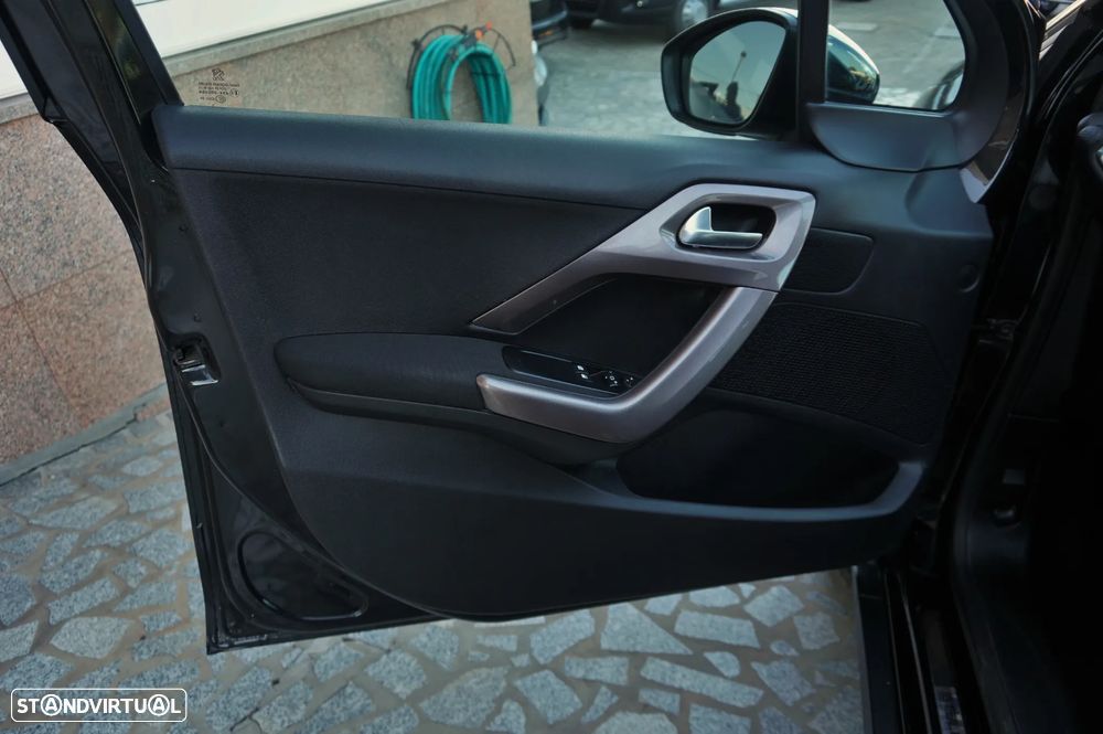 Peugeot 2008 1.2 VTi Active - 10