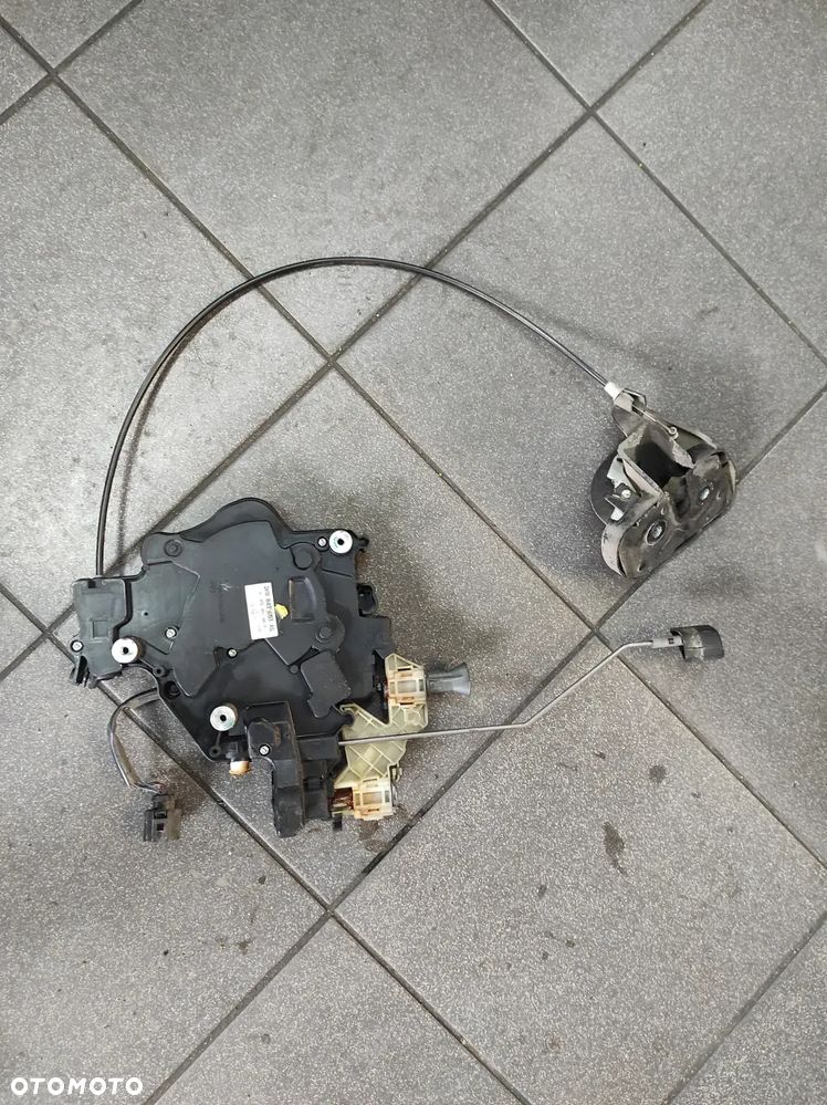 ZAMEK DRZWI PRZESUWNYCH LEWY 2K0843653AS VW CADDY 3 04-15R WYSYŁKA !!! - 1