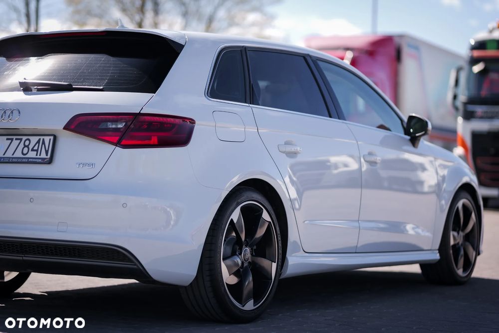 Audi A3 Sportback 1.4 TFSI S line Sportpaket - 16