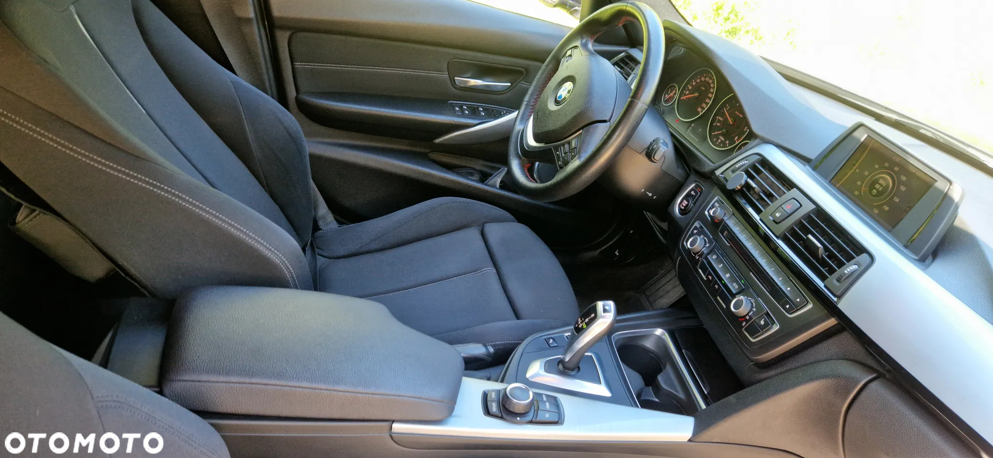 BMW Seria 3 318d DPF Touring Edition Sport - 11