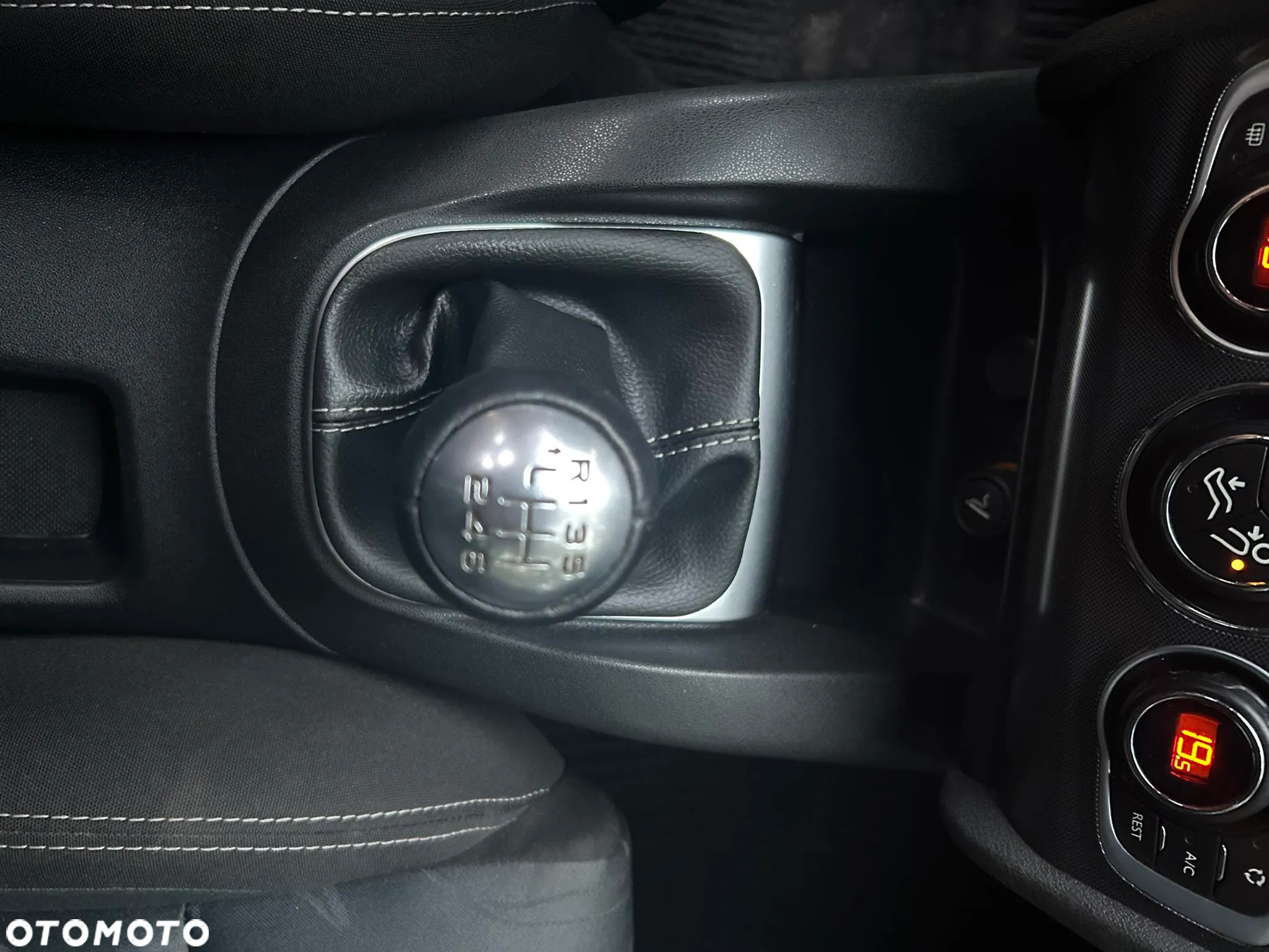 Citroën C4 1.6 HDi Attraction - 9