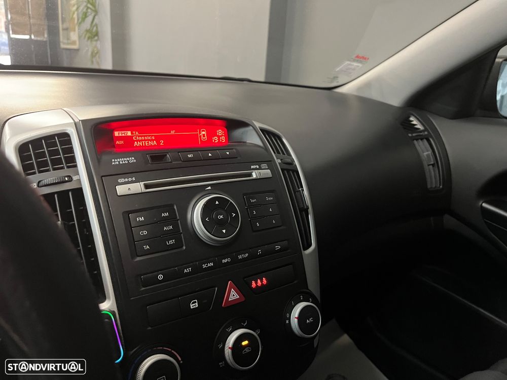 Kia Ceed SW 1.6 CRDi EX ISG - 40