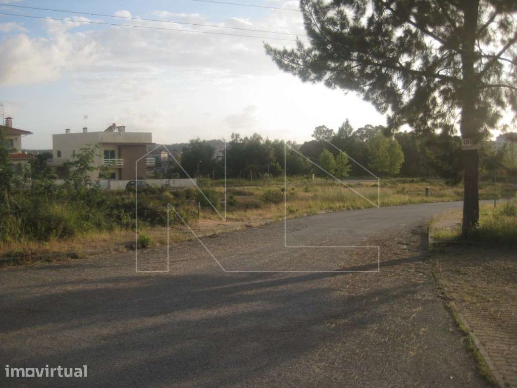 Lote de Terreno - Grande imagem: 2/4