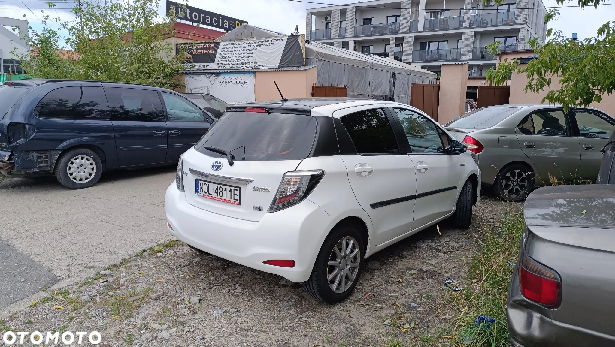 Toyota Yaris Hybrid 100 Sol - 4