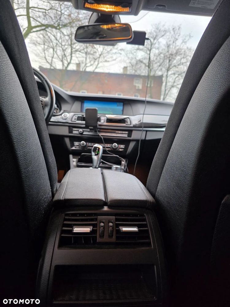 BMW Seria 5 525d - 9