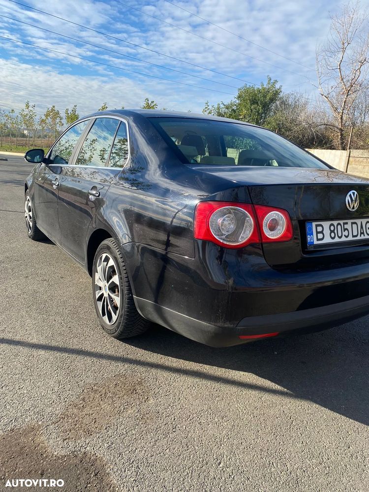 Volkswagen Jetta 2.0 TDI DPF Freestyle - 10