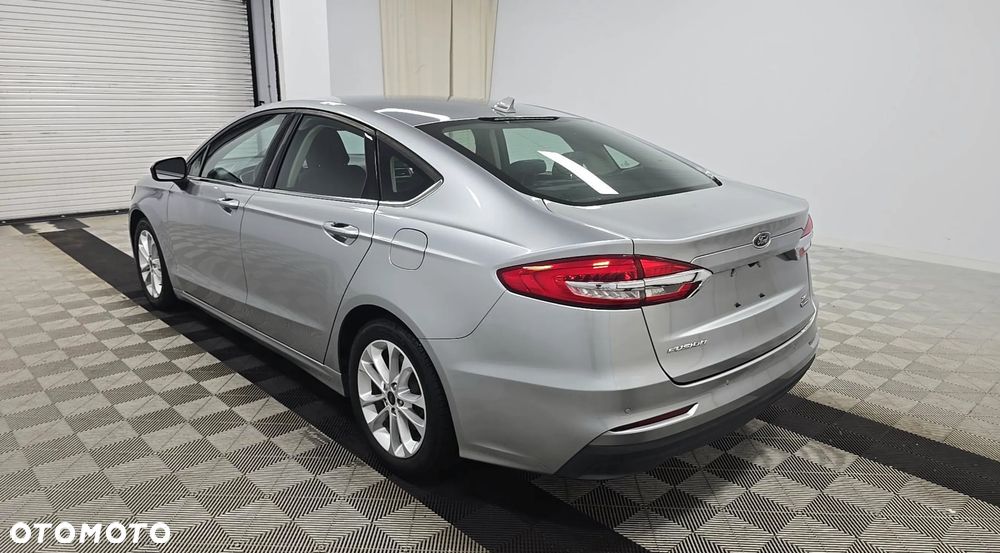 Ford Mondeo - 4