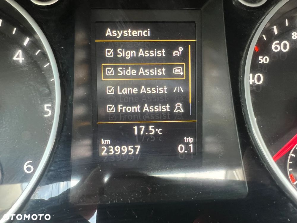 Volkswagen Passat 2.0 TDI BlueMotion Technology Exclusive - 14