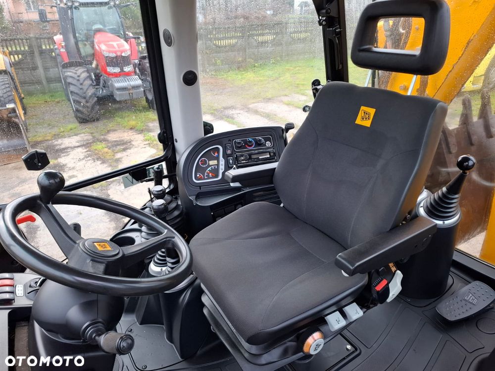 JCB 4CX - 38