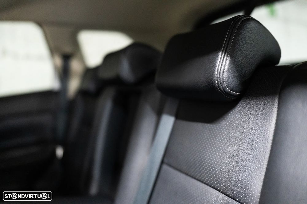 Mitsubishi Outlander 2.0 4WD - 38