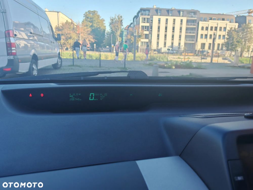 Toyota Prius 1.5 VVT-i Sol - 10