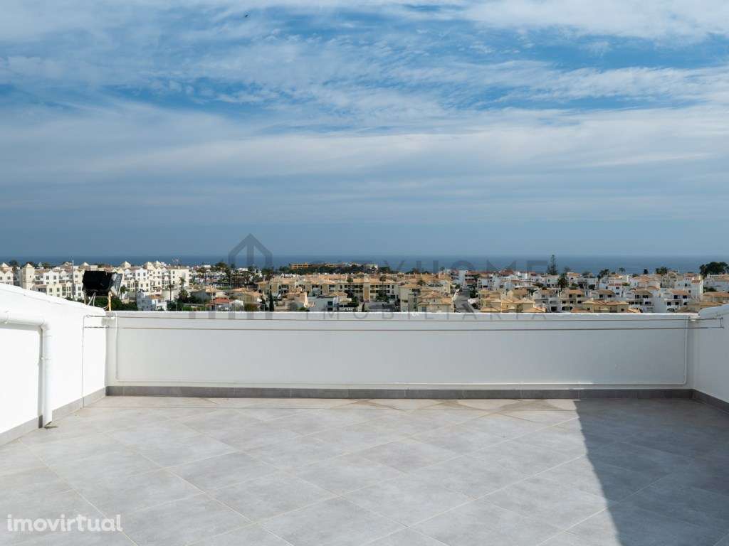 Apartamento T2+2 Duplex com Terraço, Vista Mar e Garagem - Albufeira - Grande imagem: 2/31