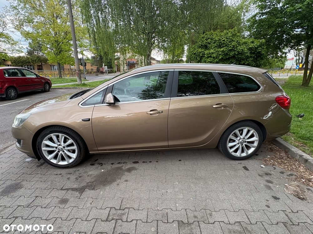 Opel Astra 1.6 T Cosmo - 22