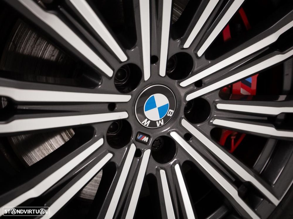 BMW 330 e Pack Desportivo M Auto - 17