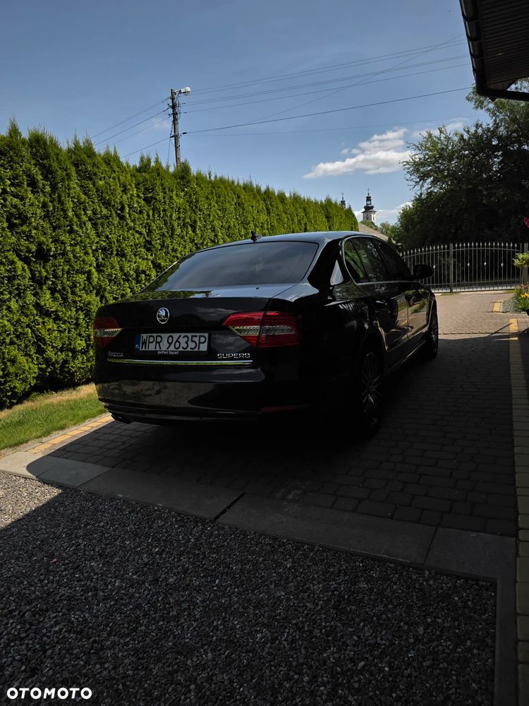 Skoda Superb 2.0 TDI Elegance DSG - 9