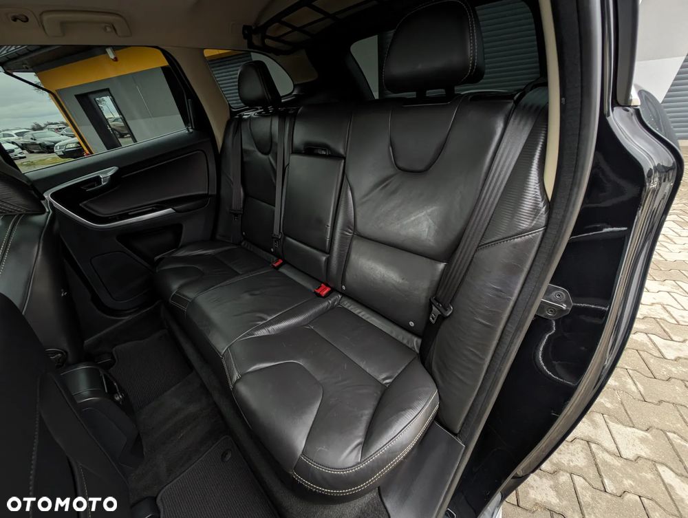 Volvo XC 60 D3 R Design - 38
