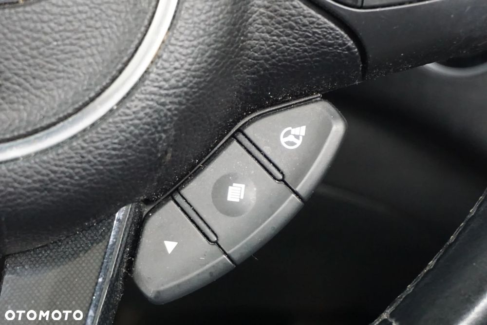 Kia Carens 1.7 CRDi M - 35