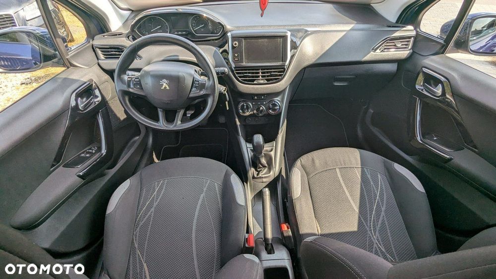 Peugeot 208 - 19