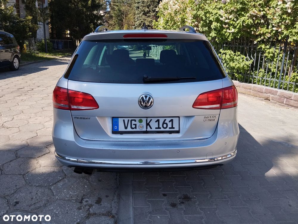 Volkswagen Passat - 4