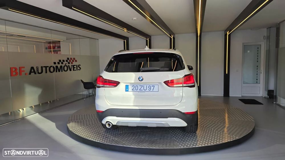 BMW X1 16 d sDrive Auto Line Sport - 14