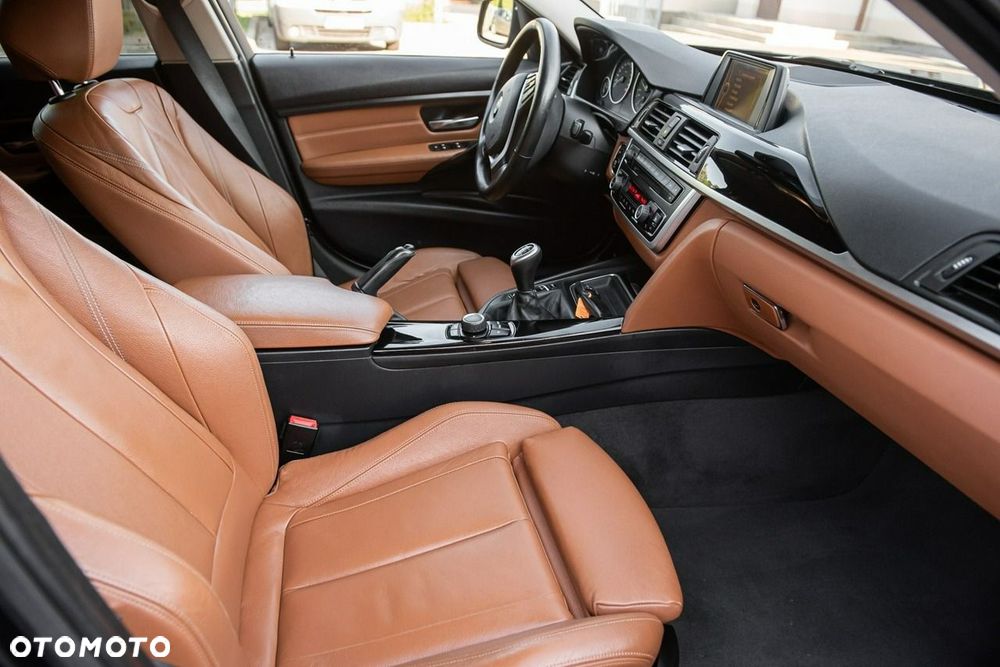 BMW Seria 3 320d xDrive Luxury Line - 9