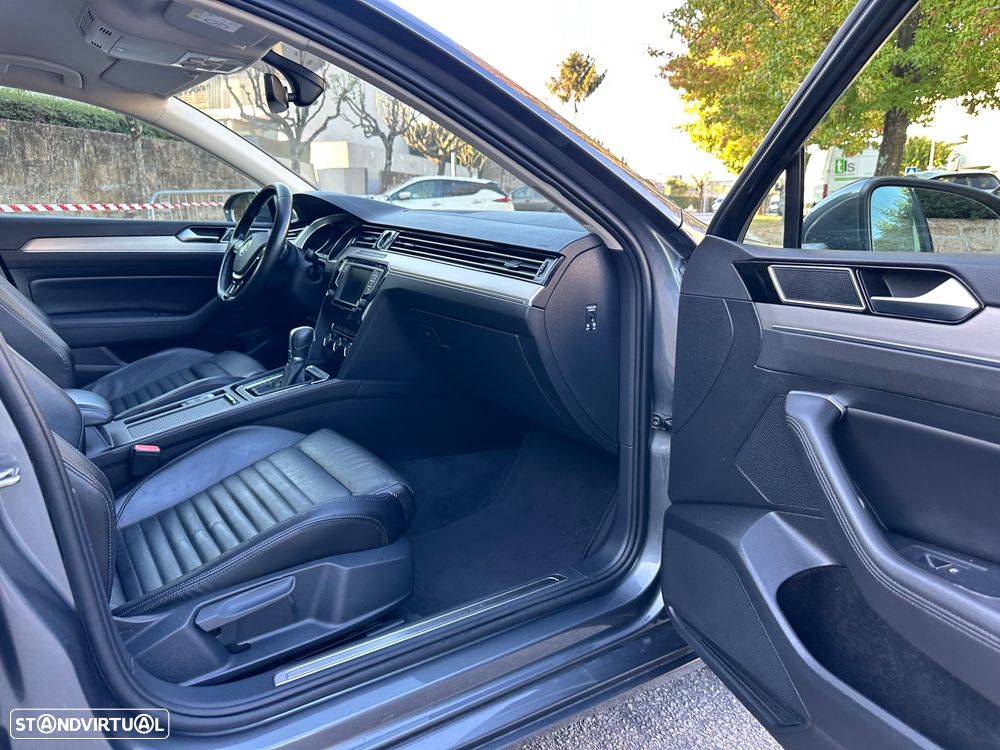VW Passat Variant 2.0 TDi Highline DSG - 54