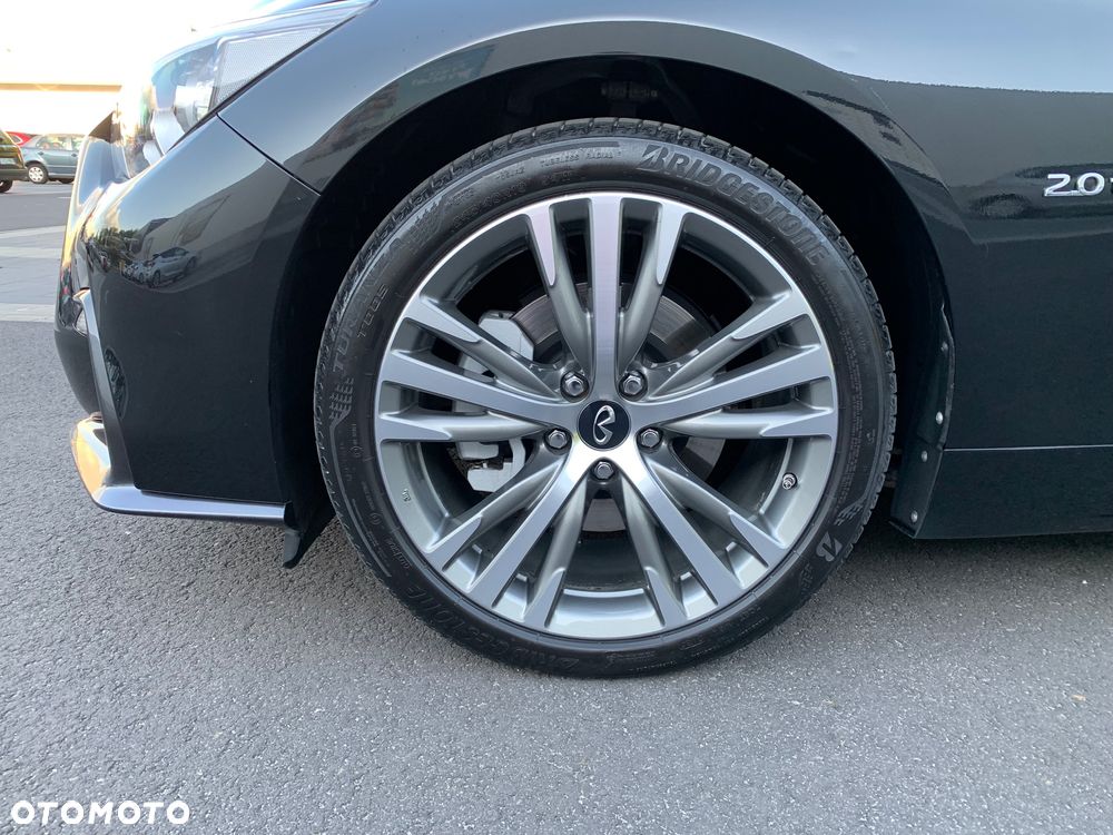 Infiniti Q50 2.0t Sport Sound Studio by Bose - 9