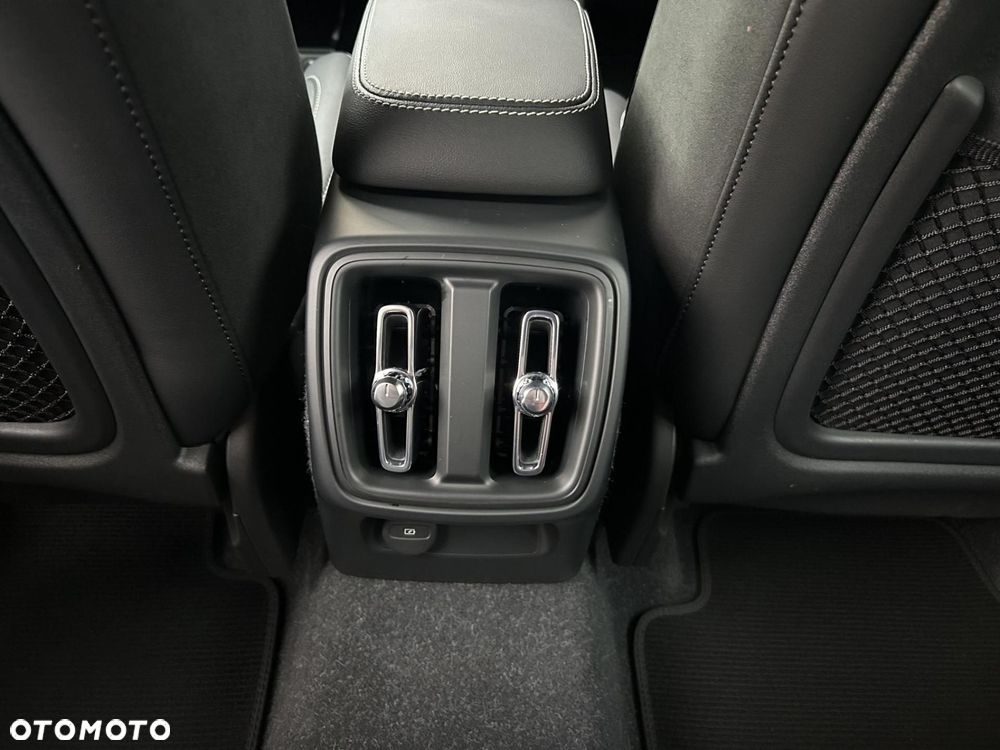 Volvo XC 40 B4 B R-Design - 21