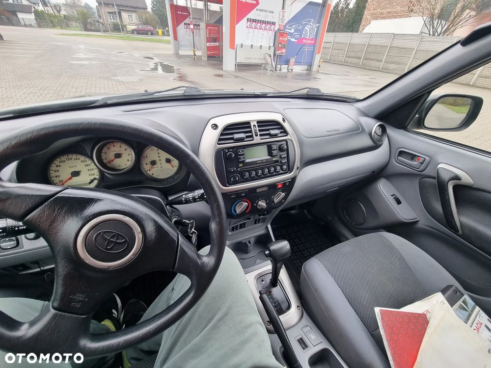 Toyota RAV4 2.0 VVT-i 4x4 - 23