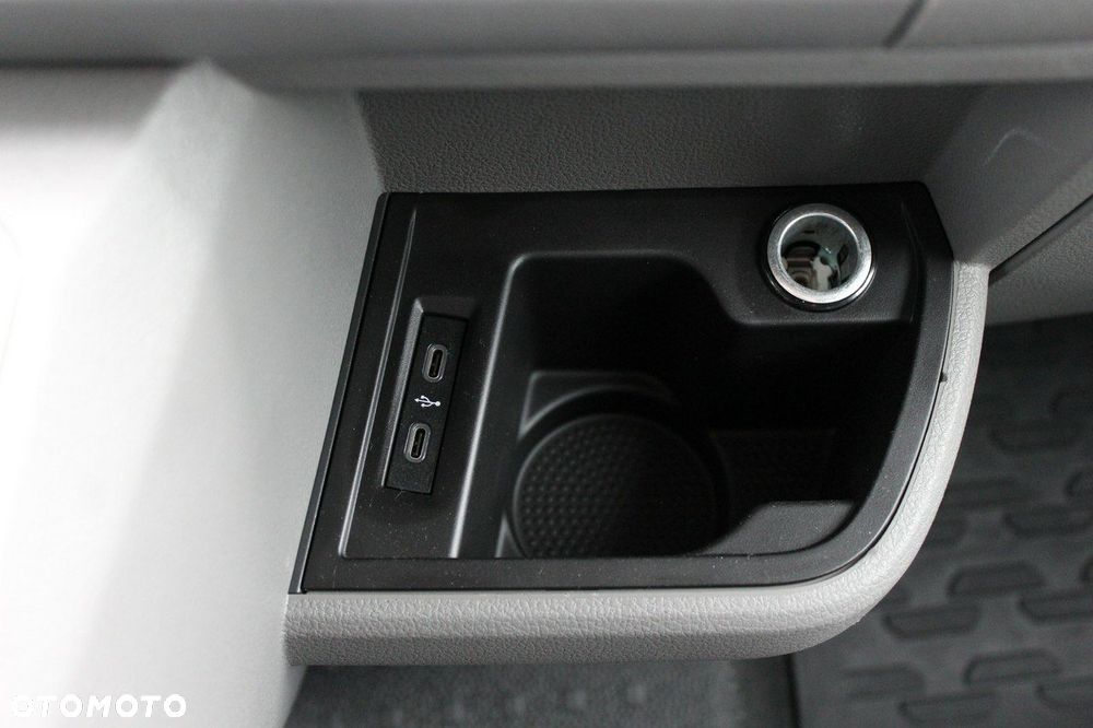 Volkswagen Transporter - 22