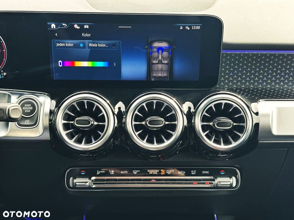 Mercedes-Benz GLB - 13