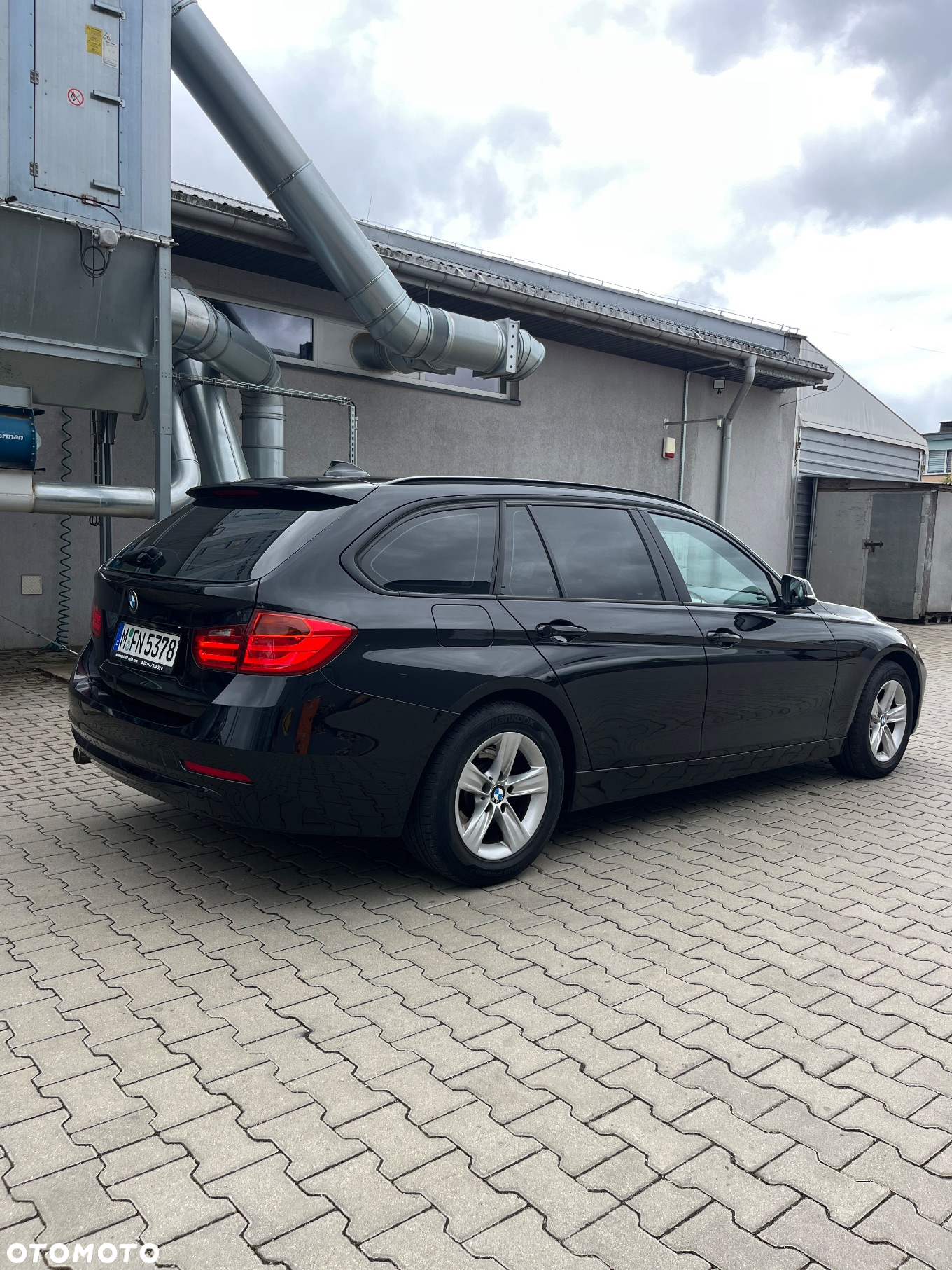BMW Seria 3 318d Touring - 12