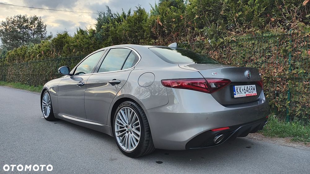 Alfa Romeo Giulia 2.2 Diesel AT8-Q4 Veloce - 6