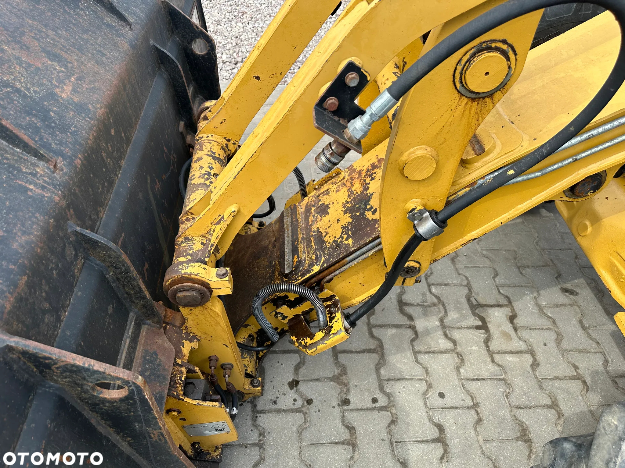 Caterpillar CAT 908 - 10